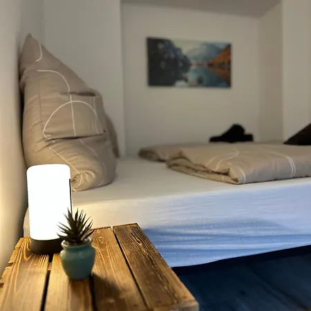Grenze Holland, Grosszuegig, Zwei Ebenen Mit Garten Apartment