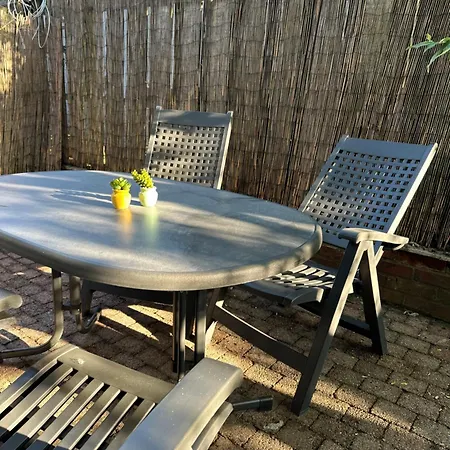 Grenze Holland, Grosszuegig, Zwei Ebenen Mit Garten Bocholt